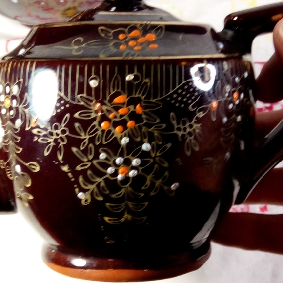 1960s Moriage Redware Teapots - Picture 3 of 16